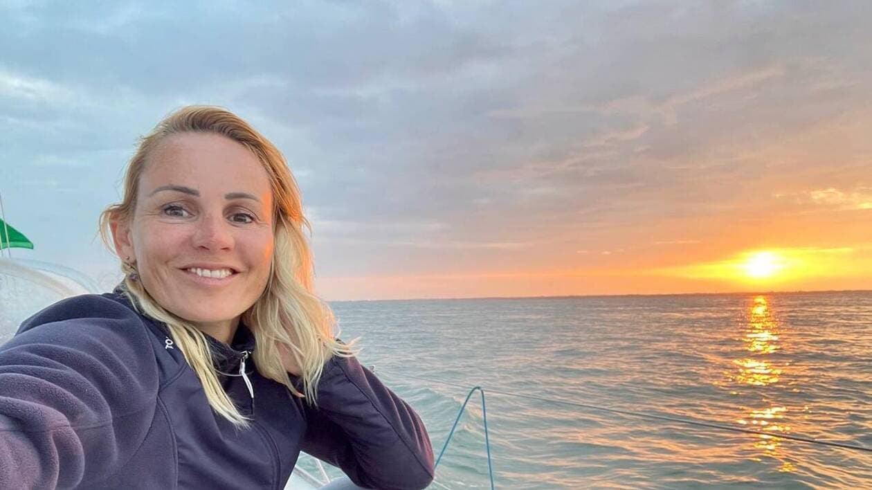 Sans grande expérience nautique, Valérie Marqueton s’est embarquée sur la Rolex Fastnet Race et nous raconte sa course.